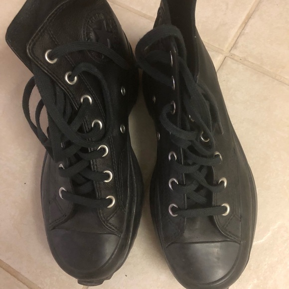 Converse Shoes - Black high top Converse